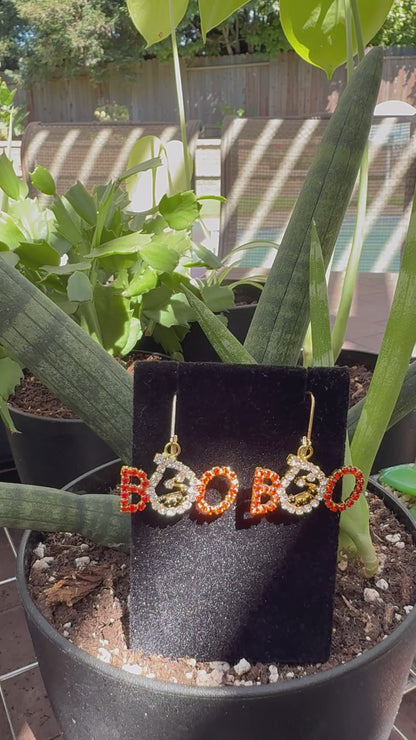 🎃 Clasp Dangle BOO Earrings – Halloween Sale!